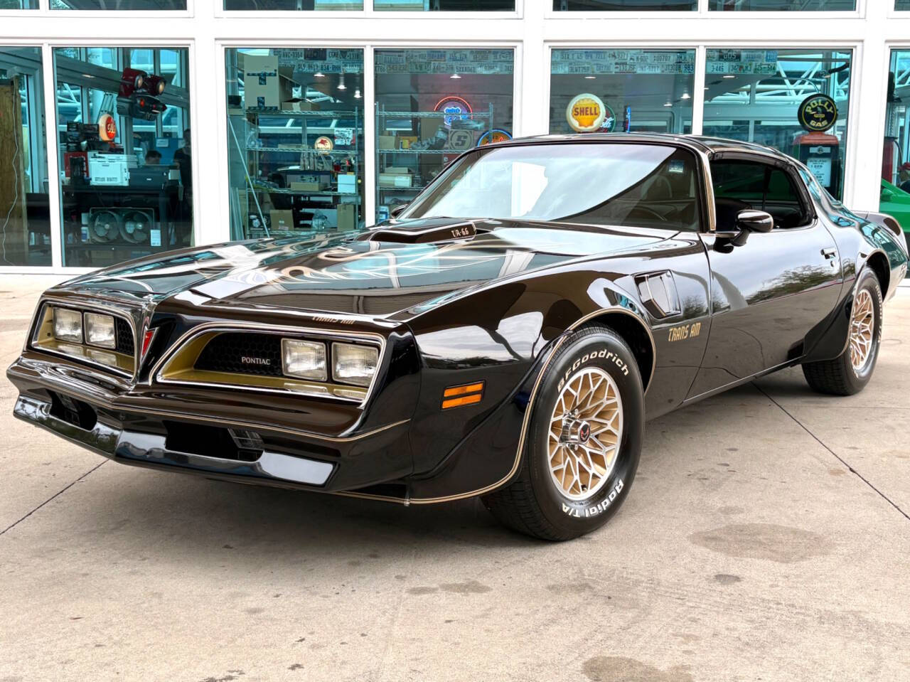 1977 Pontiac Firebird 24