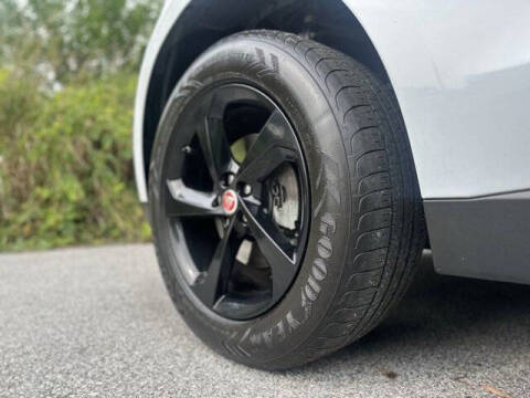 2019 Jaguar F-PACE 25t Premium