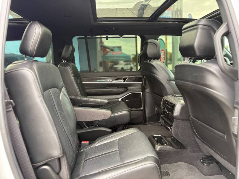 2022 Jeep Wagoneer Series III