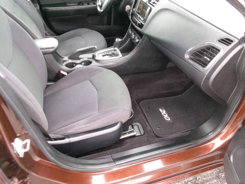 2012 Chrysler 200 Touring