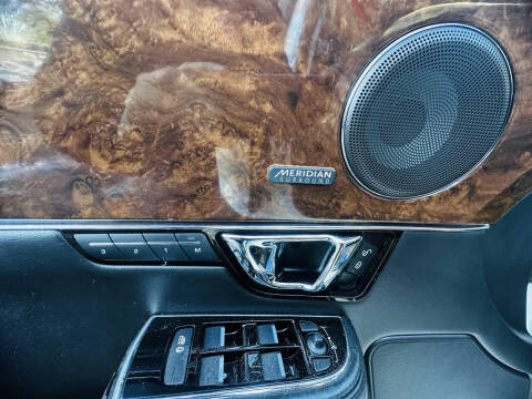 2016 Jaguar XJ R-Sport