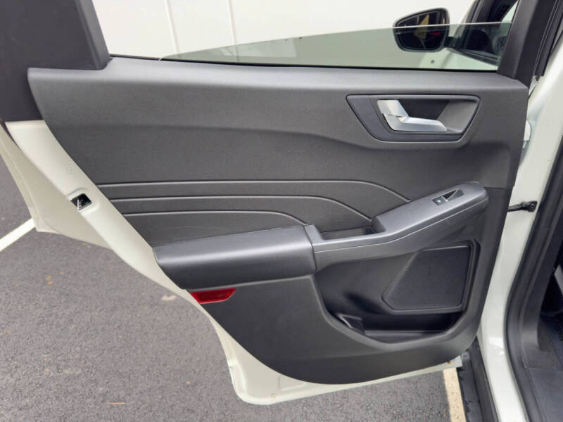 2024 Ford Escape Hybrid ST-Line Select