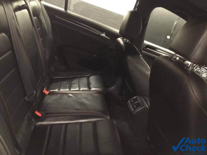 2017 Volkswagen Golf GTI SE