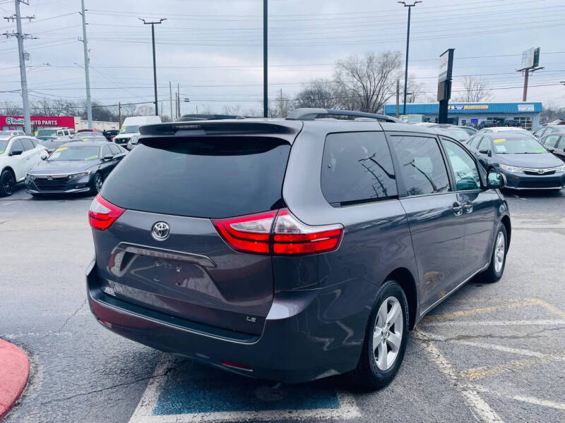 2015 Toyota Sienna
