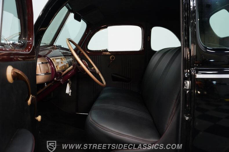 1940 Ford Deluxe