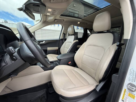 2020 Ford Escape Hybrid Titanium