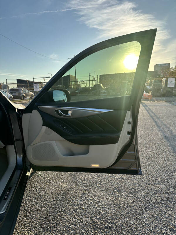 2014 Infiniti Q50 Premium