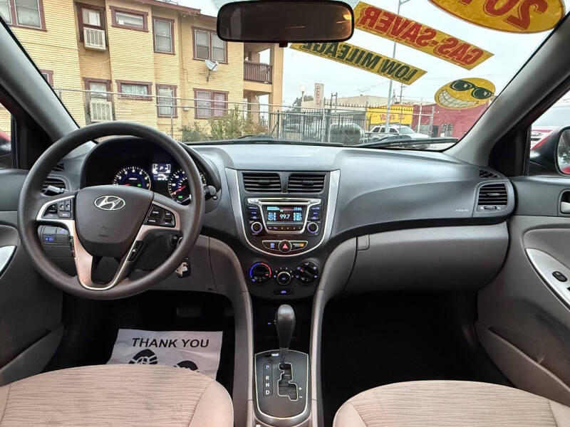 2016 Hyundai Accent SE