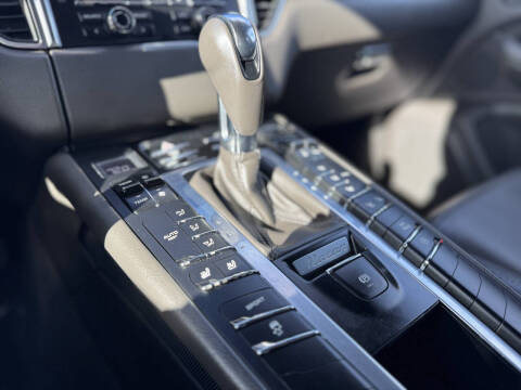 2015 Porsche Macan S