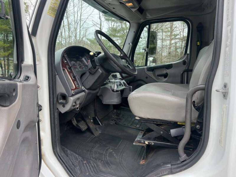 2015 Freightliner M2 106