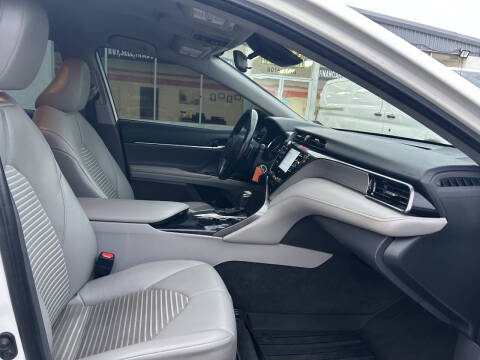 2020 Toyota Camry SE