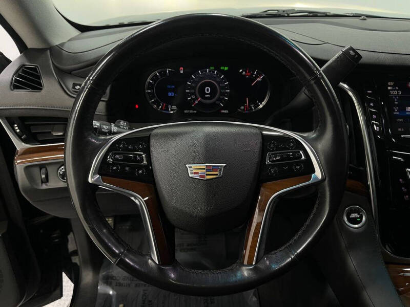 2018 Cadillac Escalade Luxury