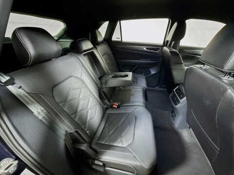 2025 Volkswagen Atlas Cross Sport SE 4Motion