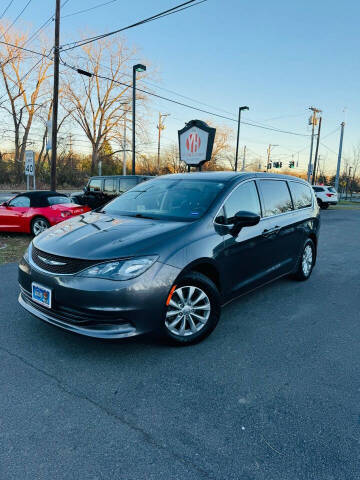 2017 Chrysler Pacifica for sale at Y&H Auto Planet in Rensselaer NY