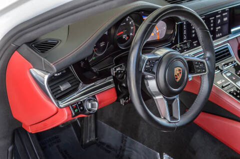 2020 Porsche Panamera