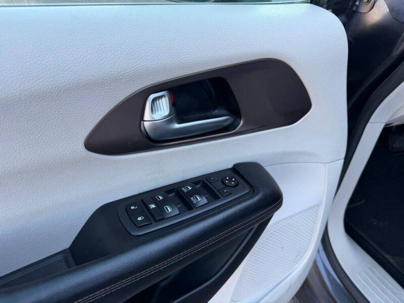 2019 Chrysler Pacifica LX