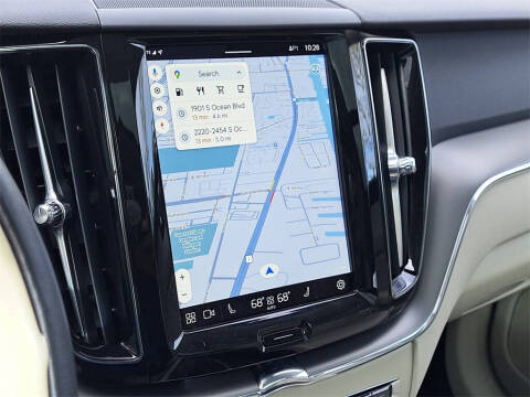 2024 Volvo XC60 B5 Core Dark Theme