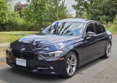 2013 BMW 3 Series for sale at CLEAR CHOICE AUTOMOTIVE in Milwaukie OR