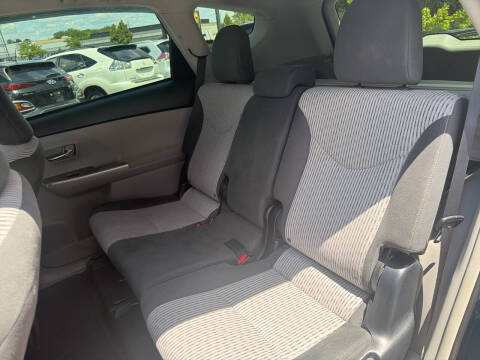 2017 Toyota Prius v Two