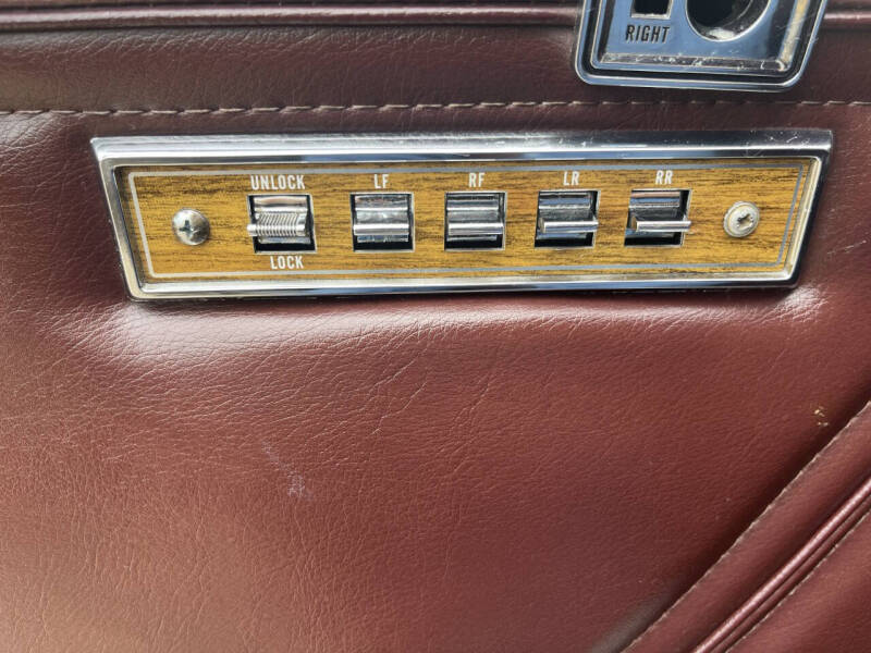 1989 Jeep Grand Wagoneer