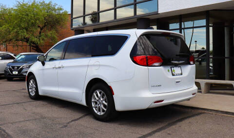 2022 Chrysler Voyager LX