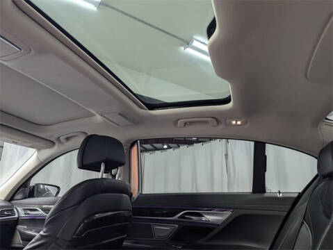 2022 BMW 7 Series 740i