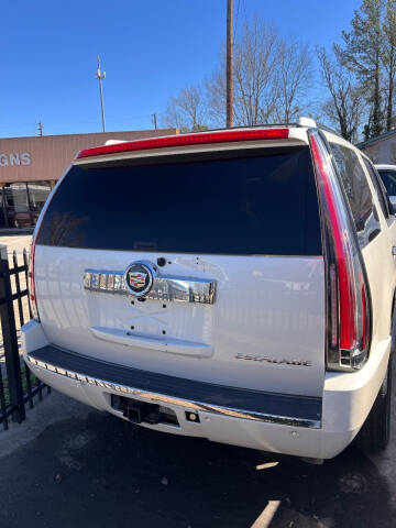 2014 Cadillac Escalade Luxury