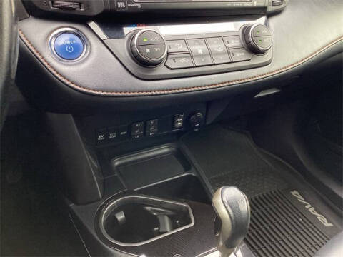 2017 Toyota RAV4 Hybrid SE