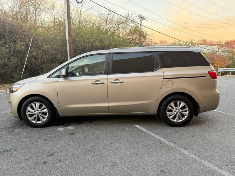 2017 Kia Sedona LX