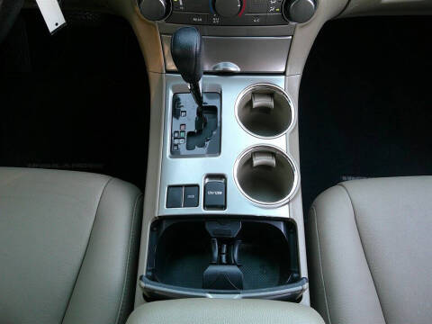 2012 Toyota Highlander SE