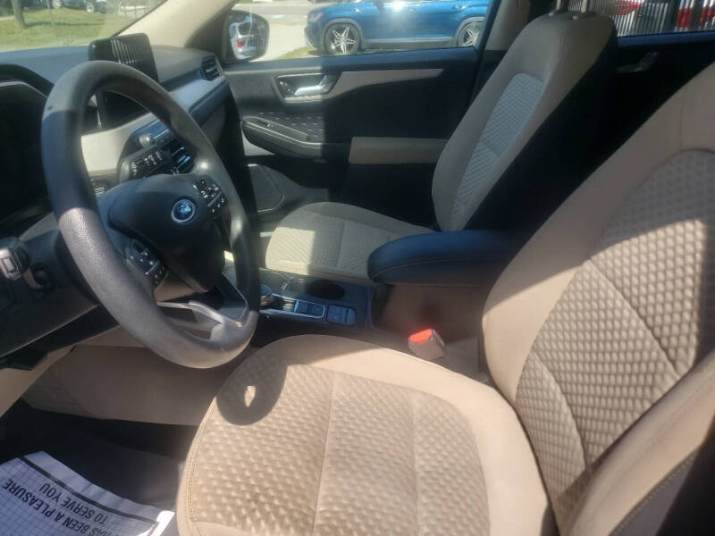 2020 Ford Escape SE