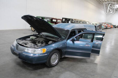 2001 Lincoln Town Car Executive