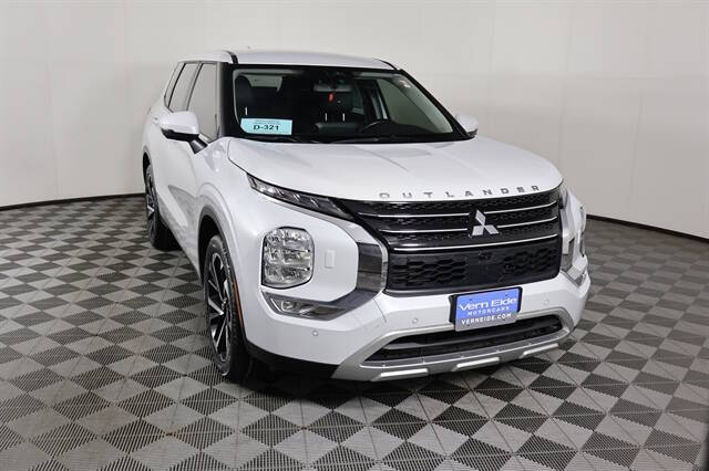 2023 Mitsubishi Outlander SE