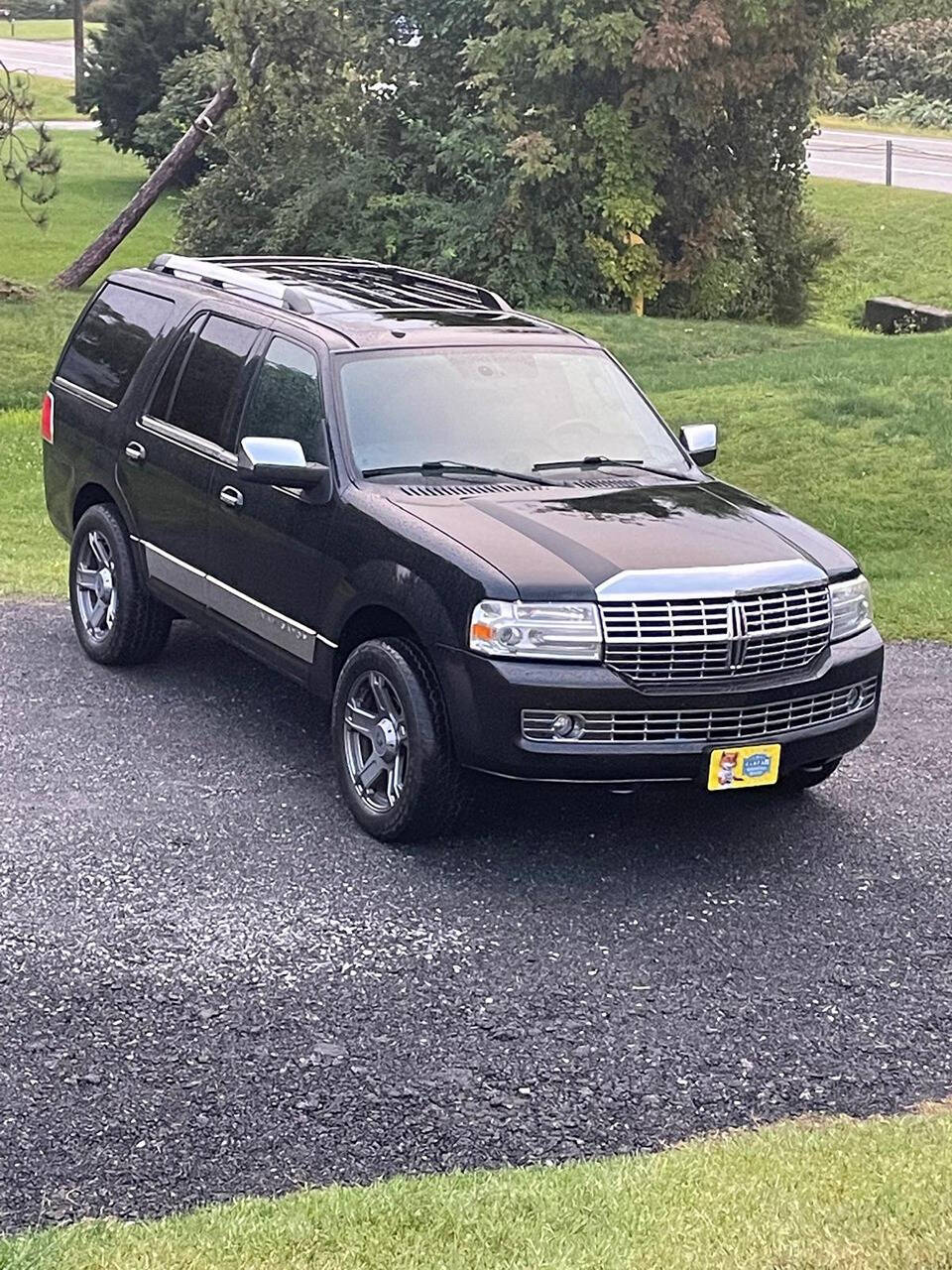 2010 Lincoln Navigator for sale at Town Auto Inc in Clifton Park, NY