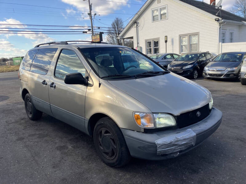 2000 Toyota Sienna LE