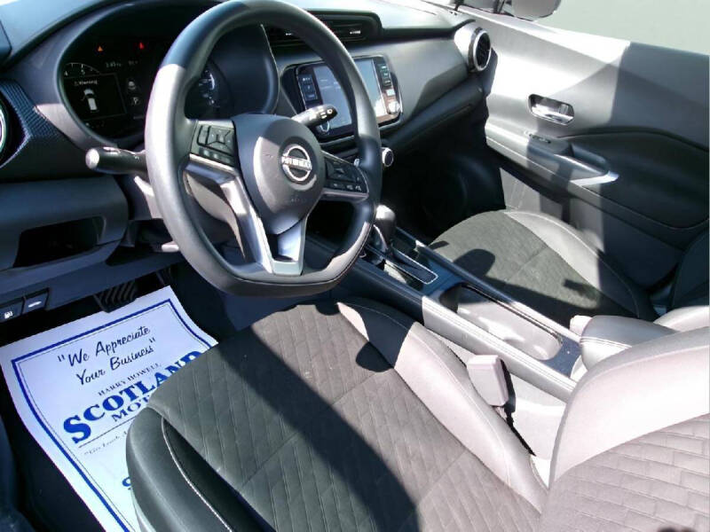 2024 Nissan Kicks SV