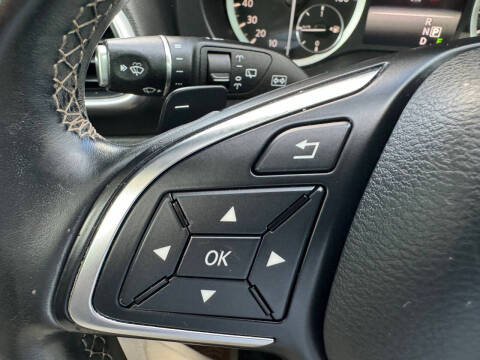 2017 Infiniti QX30 Premium