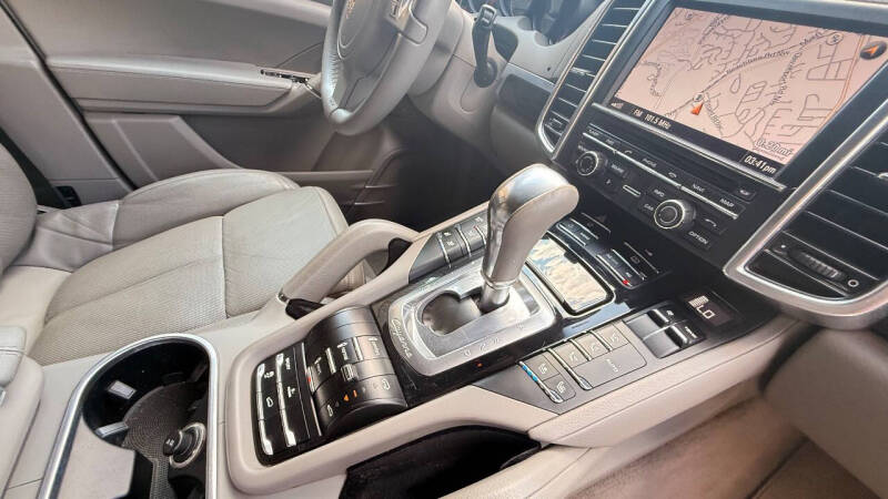 2011 Porsche Cayenne S Hybrid