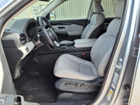 2023 Honda Pilot EX-L w/Rear Captain's Chairs