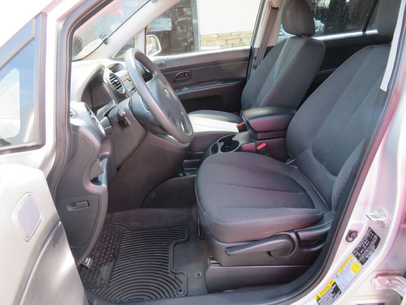 2009 Kia Rondo LX