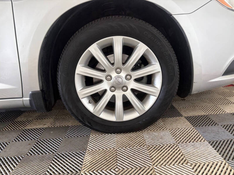 2012 Chrysler 200 Touring