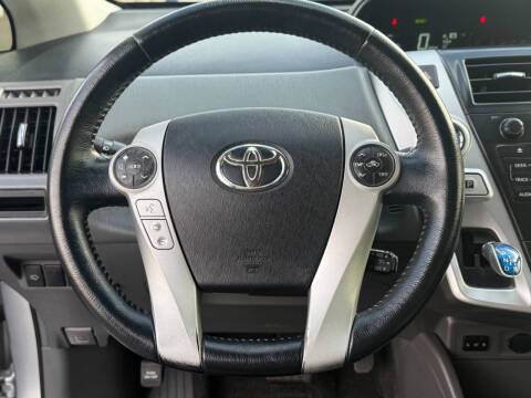 2013 Toyota Prius v Five