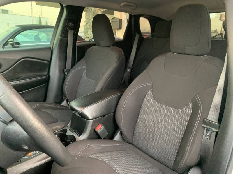 2019 Jeep Cherokee Latitude