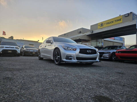 2015 Infiniti Q50 Premium
