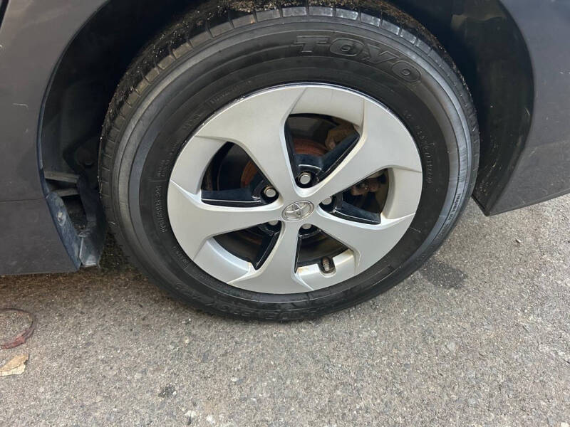 2013 Toyota Prius Two