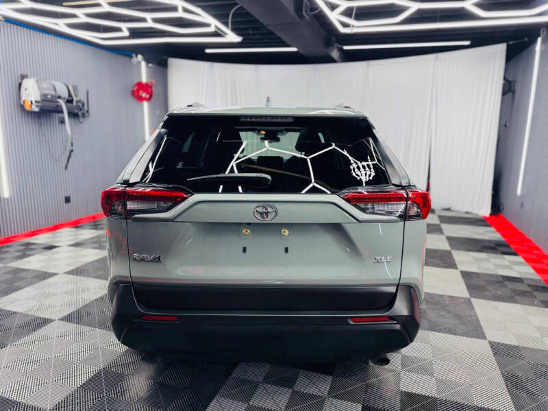 2021 Toyota RAV4 XLE