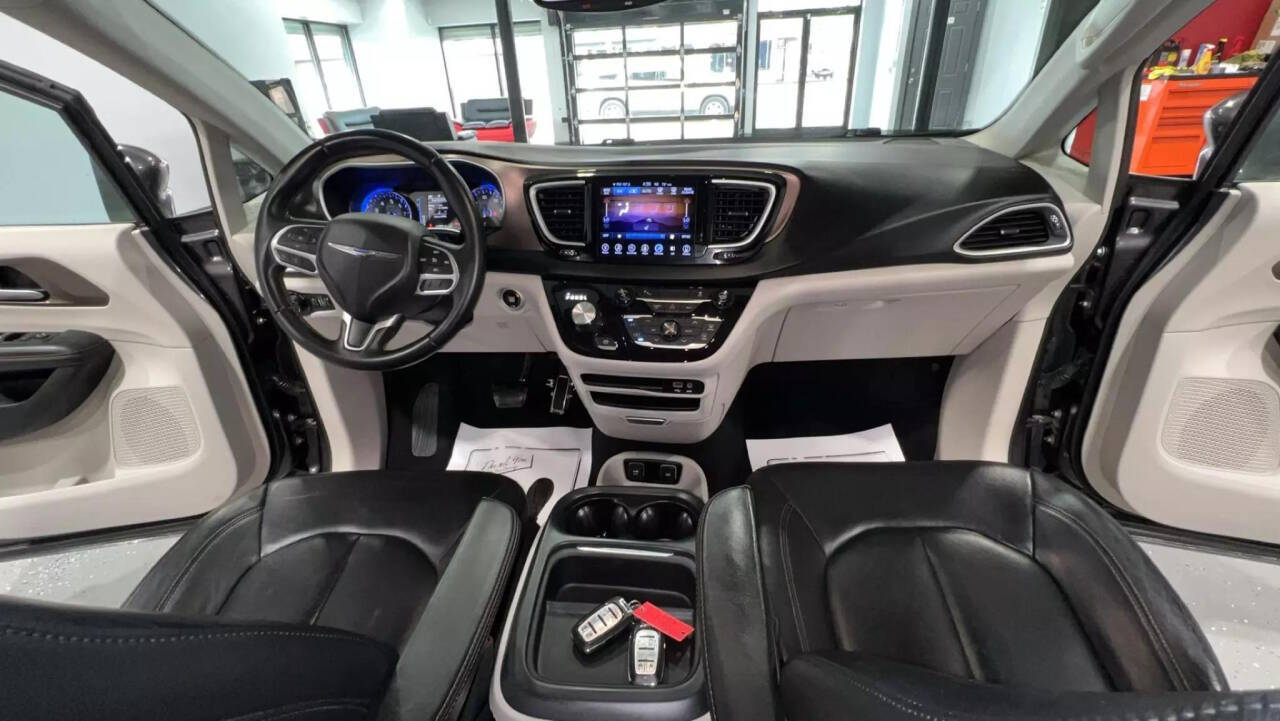 2017 Chrysler Pacifica for sale at Elite Rides in Detroit, MI