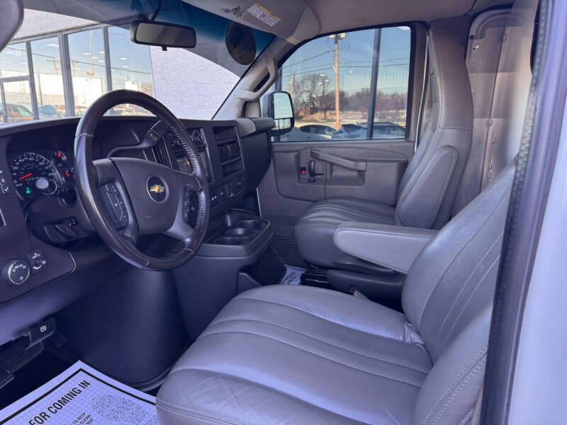 2022 Chevrolet Express 2500