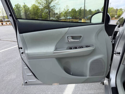 2013 Toyota Prius v Five