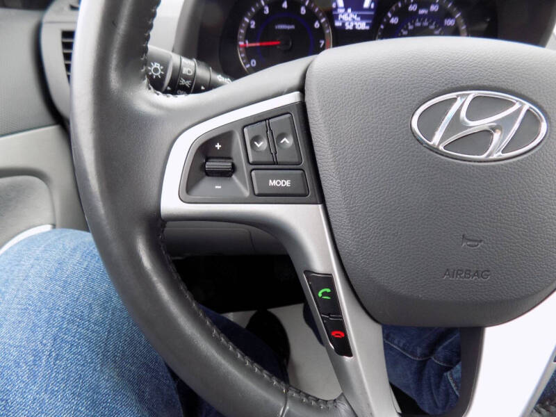 2014 Hyundai Accent SE